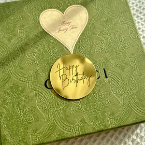 ของตกแต่งเค้กอะคริลิครูปน้ำผึ้งและน้ำหวาน สำหรับคริสต์มาสและงานวันเกิด ปี 2026 ท็อปเปอร์คัพเค้กทรงกลมสีทอง - Product Image 3