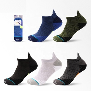 Chaussettes de course de Performance ultra-minces respirantes à coupe basse Chaussettes athlétiques à la cheville pour femmes avec languette au talon - Product Image 4