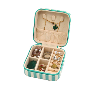 Luxury <b>Small</b> PU Pendant <b>Box</b> with Zipper Closure Square Shape Embossed Printing Custom Logo for Valentine's Day Jewelry <b>Storage</b> - Product Image 5