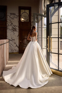 Robes <span class=keywords><strong>de</strong></span> <span class=keywords><strong>mariée</strong></span> Ruolai HL662 Royal Puffy Mikado <span class=keywords><strong>Satin</strong></span> Scoop sans manches Corset taille plus Coupe princesse - Product Image 6