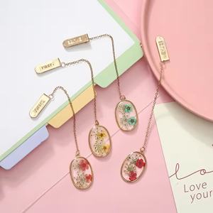 Marque-pages en métal émaillé mignons et créatifs en gros, souvenirs personnalisés en alliage de zinc pour fournitures de papeterie - Product Image 3