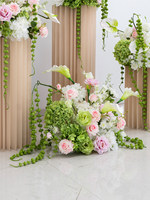 Weiches Pastellrosa-Grünes Künstliches Säulenblumen-Set, Blush-Rosen- und Calla-Lilien-Arrangement für Hochzeitsgang und Partyverleih