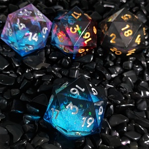 Dados DND individuales de 35 mm, hechos a mano, de resina con arena movediza de colores, D20 grande con núcleo líquido y bordes afilados, para DND - Product Image 3