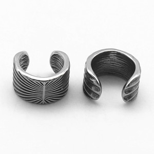 Pendientes geométricos minimalistas con clip de acero de titanio, pendientes de puño unisex a la moda para hombres y mujeres, accesorios de joyería de moda - Product Image 3