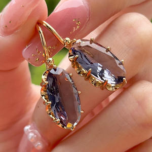 Boucles d'oreilles pendantes en cristal bleu marine E2037, serties de griffes en or 18 carats, classiques pour femmes, à porter au quotidien - Product Image 4