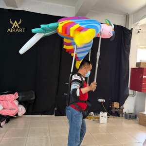 Marioneta Inflable de Loro Colorido para Caminar, Ideal para Parques de Diversiones, Desfiles Flotantes, Carnavales Urbanos y Ferias Temáticas de Animales - Product Image 2
