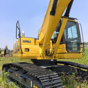 Excavadora Komatsu PC220 PC210 en stock, usada, de 22 toneladas, equipo de construcción para exportación y reventa. - Product Image 2