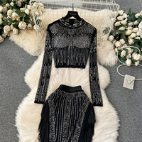 Ensemble élégant 2 pièces à franges et strass pour femme : haut court à manches longues et jupe midi moulante – Tenue de soirée