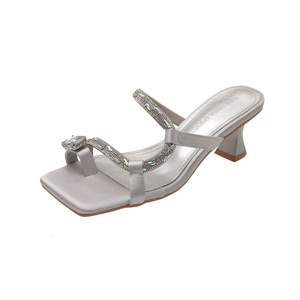 Sandales d'été à talon épais en satin de soie, style coréen, élégantes et tendance pour femme - Collection EVERGREEN - Product Image 1