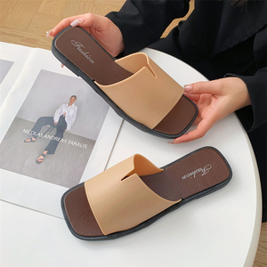 Sandali piatti da donna personalizzati in PVC leggero, stile da spiaggia transzionale per esterni, antiscivolo e traspiranti per l'estate - Product Image 3