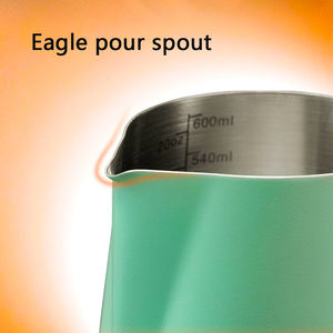 Pichet à lait en acier inoxydable avec bec d'aigle, personnalisable avec logo et <span class=keywords><strong>peinture</strong></span> couleur, pour barista, pour latte art et mousse de lait, avec graduations - Product Image 2