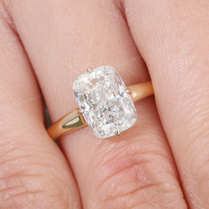 Bague en or 18 carats avec grand diamant de 3 carats, taille coussin allongée, diamant de laboratoire, livraison rapide sur mesure pour femmes. - Product Image 3