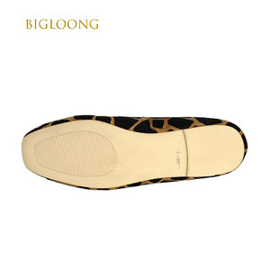 Женские балетки на плоской подошве, удобные танцевальные туфли с принтом жирафа, кожаная отделка с бантом - Product Image 5