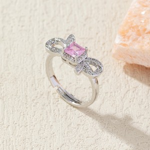 Anillo de cóctel chapado en latón para mujer con circonita cúbica rosa talla princesa, diseño de lazo, engaste pavé, banda ajustable, estilo glamuroso - Product Image 4