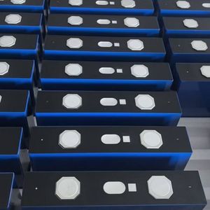 Lifepo4 Talaria prizmatik pil hücre 3.2V 30Ah 52Ah 102Ah 202Ah lityum iyon piller 280Ah 314Ah 330Ah 628ah - Product Image 4