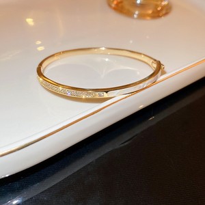 Brazalete de Moda con Hebilla, Joyería Exquisita, Brazaletes Modernos para Mujeres, Regalo para Damas - Product Image 2