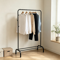 Porte-vêtements métallique 3-en-1 avec crochets et étagère à chaussures, montage facile, support à vêtements portable pour la vente en gros
