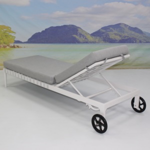 Chaises longues en <span class=keywords><strong>aluminium</strong></span> blanches extérieures de meubles de chaises longues de piscine d'hôtel de station de vacances commerciale avec le coussin - Product Image 5