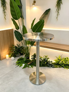 Tavolo Alto Moderno in Acciaio Inox Spazzolato con Texture Radiale, Base Alta per Bistrot, Caffè, Ristoranti e Hotel, Arredamento Commerciale - Product Image 3