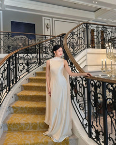 Abito lungo da donna beige in raso con maniche a cappa, senza maniche, collo alto, elegante <span class=keywords><strong>per</strong></span> serate formali, feste, balli di fine anno, matrimoni e occasioni speciali - Product Image 2