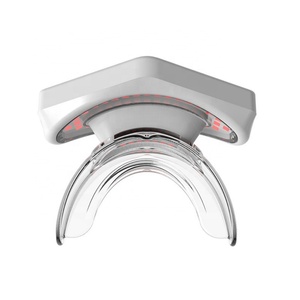Appareil Électrique de Remodelage des Lèvres et de Blanchiment des Dents à Lumière Rouge Anti-Rides et Hydratant - Product Image 4