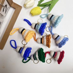 Llavero de muñeco de dibujos animados tejido a mano, colgante ecológico de lana de ganchillo, regalo hecho a mano para novio o novia - Product Image 3