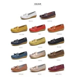 <span class=keywords><strong>Chaussures</strong></span> <span class=keywords><strong>bateau</strong></span> en cuir plat pour femmes confortables de haute qualité nouveau Style décontracté multicolore populaire grande taille <span class=keywords><strong>47</strong></span> caractéristique légère - Product Image 2