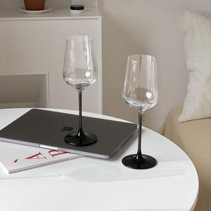 Verres à vin teintés rouges de luxe européens tige unique en gros Transparent <span class=keywords><strong>rouge</strong></span> cristal de couleur lumière grenaille de luxe <span class=keywords><strong>rouge</strong></span> vin blanc - Product Image 3