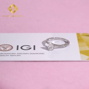 Anillo de Compromiso y Matrimonio de Lujo con Diamante de Laboratorio de Corte Ovalado de 0.78ct, Piedras Principales de Oro de 18k, D VS1, Certificado IGI - Product Image 6