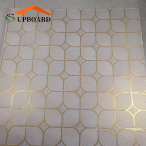 Diseños <span class=keywords><strong>de</strong></span> Techo <span class=keywords><strong>de</strong></span> Yeso Laminado <span class=keywords><strong>de</strong></span> PVC Dorado <span class=keywords><strong>de</strong></span> 600x600 para Uso Industrial - Product Image 3