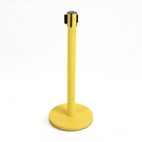 Barrière de contrôle des foules économique et fiable, barrière à bande rétractable jaune avec une hauteur de 900 mm et un diamètre de poteau de 63 mm pour les foules d'événements