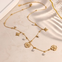 SUMMLY Collier élégant en acier inoxydable plaqué or 18 carats avec pendentif fleur ajourée et perle goutte d'eau, idéal pour les vacances, bijoux de mode