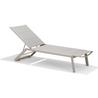 Chaise longue d'extérieur réglable avec roulettes, chaise longue de piscine en aluminium, chaise inclinable de patio ou de plage avec option table latérale