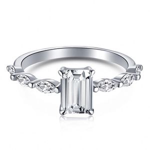 แหวนแต่งงาน Dylam Bridal สำหรับผู้หญิง เงินแท้ S925 ดีไซน์เกลียวแบบเถาวัลย์ ประดับด้วยเพชรคิวบิกเซอร์โคเนีย 1 กะรัต เครื่องประดับสำหรับงานหมั้น - Product Image 1