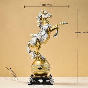 Statuetta di Cavallo in Resina Dipinta a Mano, Stile Lusso Leggero, Bestseller per Arredamento Casa e Ufficio - Product Image 4
