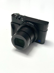 ราคาขายส่ง กล้อง Sony 4K รุ่น RX100 III 20.1MP กล้องคอมแพคสำหรับถ่ายภาพสตรีท - Product Image 1