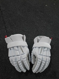 Gants <span class=keywords><strong>de</strong></span> lacrosse <span class=keywords><strong>de</strong></span> qualité supérieure avec personnalisation <span class=keywords><strong>de</strong></span> la couleur, du design, du logo, du matériau, selon les exigences <span class=keywords><strong>de</strong></span> qualité et <span class=keywords><strong>de</strong></span> quantité - Product Image 5