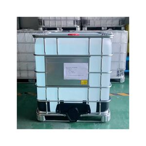 Additif spécial AUS anti-cristallisation SCR, solution d'urée pour voitures diesel avec emballage personnalisé en bouteille et en IBC - Product Image 2