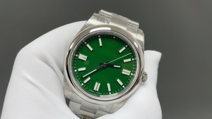Relojes de Diseño Mecánico de Alta Calidad con Esfera Verde Oscuro en Venta - Product Image 3