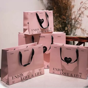 Sacs <span class=keywords><strong>en</strong></span> papier personnalisés à la vente chaude, sacs cadeaux <span class=keywords><strong>en</strong></span> papier écologiques de qualité supérieure, sacs <span class=keywords><strong>en</strong></span> <span class=keywords><strong>carton</strong></span>, sacs <span class=keywords><strong>en</strong></span> papier pour le shopping, sacs <span class=keywords><strong>en</strong></span> papier créatifs 3D - Product Image 5