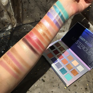 2021 Vẻ Đẹp Tráng Men Của Bí Ẩn 18 Vegan Màu Eye Shadow Make Up Sắc Tố Cao New Planet <span class=keywords><strong>Eyeshadow</strong></span> <span class=keywords><strong>Palette</strong></span> - Product Image 2