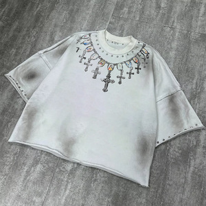 <span class=keywords><strong>เสื้อ</strong></span><span class=keywords><strong>ยืด</strong></span>กราฟิกสไตล์วินเทจผ้าเฟรนช์เทอร์รี่เนื้อหนาพิเศษ ตกแต่งด้วยคริสตัลขอบดิบ ทรงโอเวอร์ไซส์ - Product Image 3