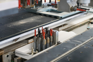 Le plus récent changeur d'outils automatique CNC perceuse cnc automatique à six faces pour le bois, perceuse de porte de meubles - Product Image 2