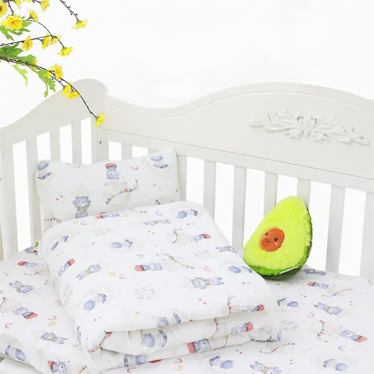 Penjualan Panas Unisex Kain Katun Ultra Lembut Cot Set Keamanan Desain Pribadi Seprai Buaian Hangat Bayi Dipasang untuk Babi Gadis