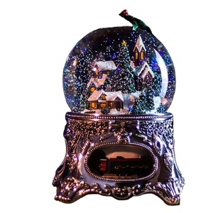 Sfera di natale per il regalo di natale design all'ingrosso del globo di neve della casa del villaggio di natale personalizzato resina - Product Image 5