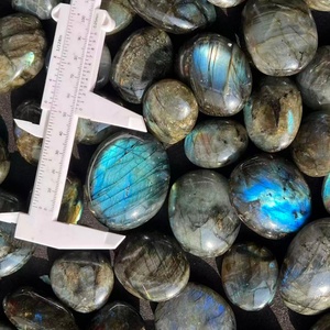 Pietra Palmare <span class=keywords><strong>di</strong></span> Labradorite Naturale del Madagascar, Altamente Lucidata, Cristallo Curativo, Pietra Anti-Stress per Decorazione Casa e Regalo <span class=keywords><strong>di</strong></span> Meditazione - Product Image 4