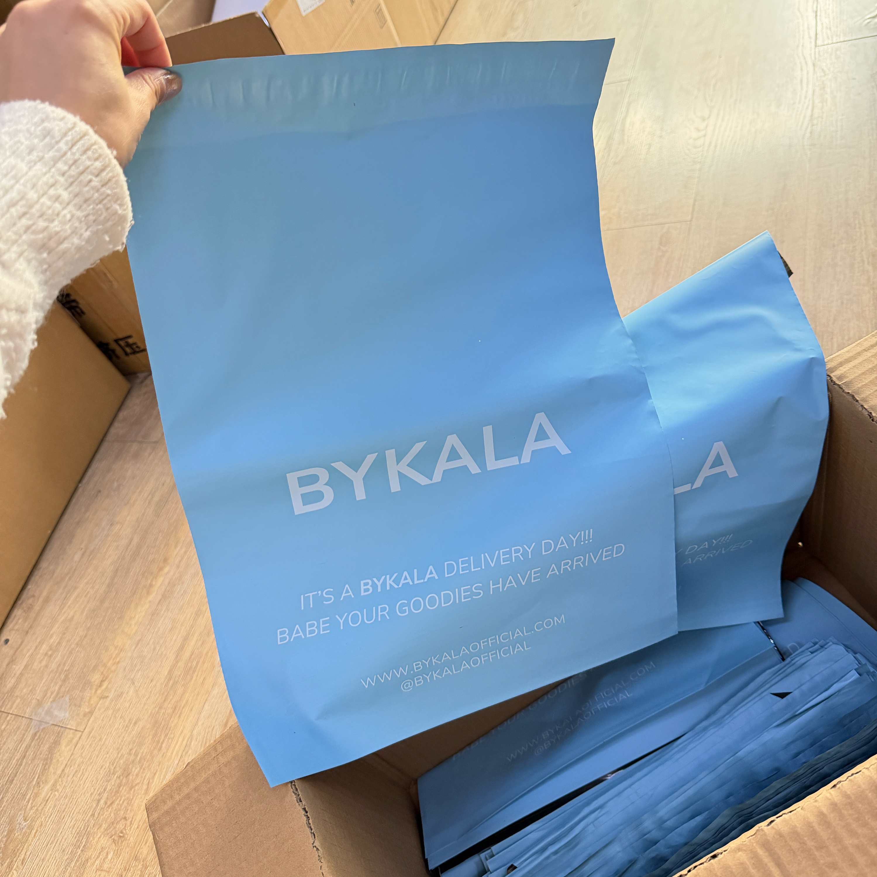 Custom Printed Colorful Poly Mailer With Logo Wrap Courier Delivery Package Clothing Poly Mailer