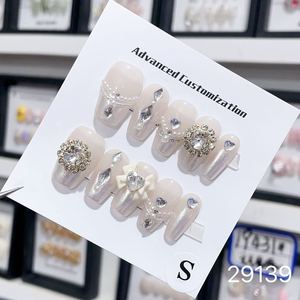 Ongles de luxe bling faits à la main manucure française sur 10 pièces vente en gros d'usine de manucure acrylique à la mode - Product Image 3
