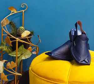 Pantoufles Décontractées en Cuir Noir pour Homme à Double Usage Motif Arabe Sangle en Vachette Légère Anti-Boucle Clé OEM pour la Plage et l'Extérieur - Product Image 3