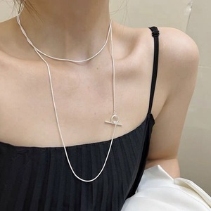 Cadena larga de plata de ley S925 con diseño de hueso de serpiente y cierre OT ajustable para mujer - Product Image 2